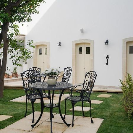 Dimora La Fuga Bed and Breakfast Zollino Exteriör bild