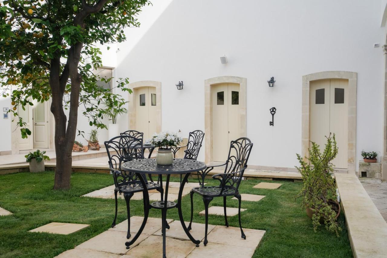 Dimora La Fuga Bed and Breakfast Zollino Exteriör bild